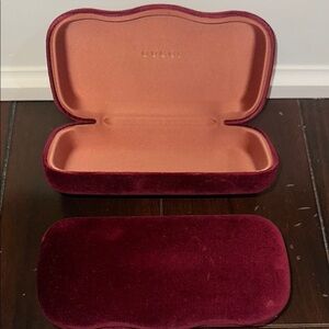 2 Authentic Gucci Velvet Glasses Case
2 sizes large and medium
